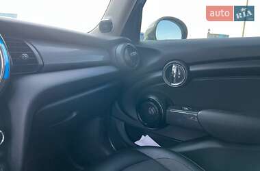 Хэтчбек MINI Cooper 2015 в Львове