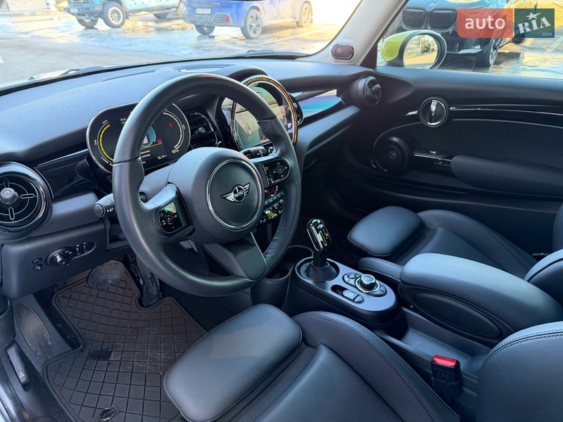 Хэтчбек MINI Cooper 2023 в Киеве