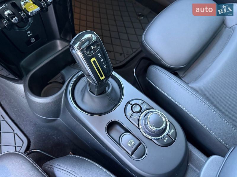 Хэтчбек MINI Cooper 2023 в Киеве