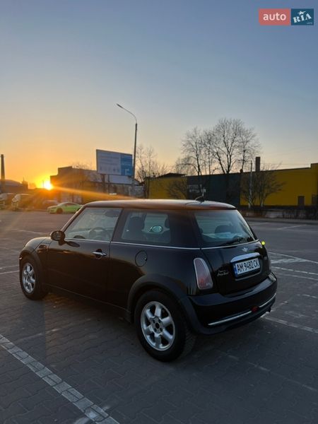 Хетчбек MINI Cooper 2004 в Житомирі