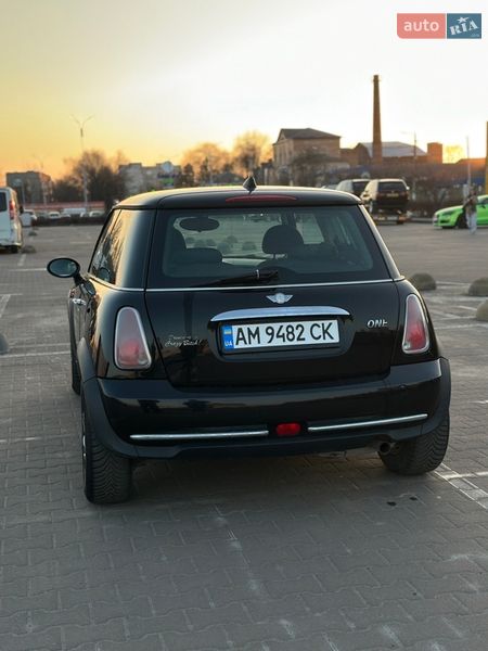 Хетчбек MINI Cooper 2004 в Житомирі
