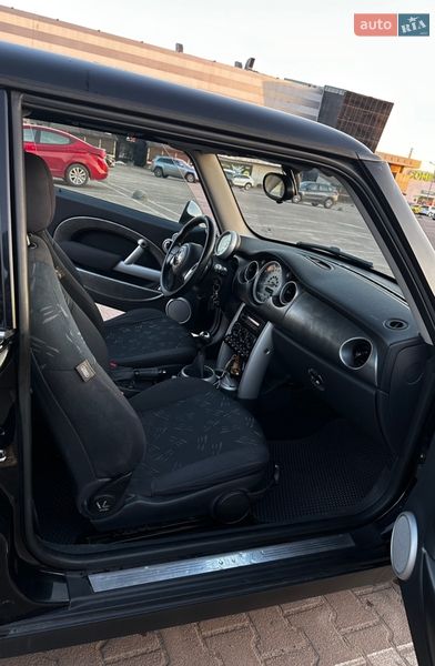 Хетчбек MINI Cooper 2004 в Житомирі