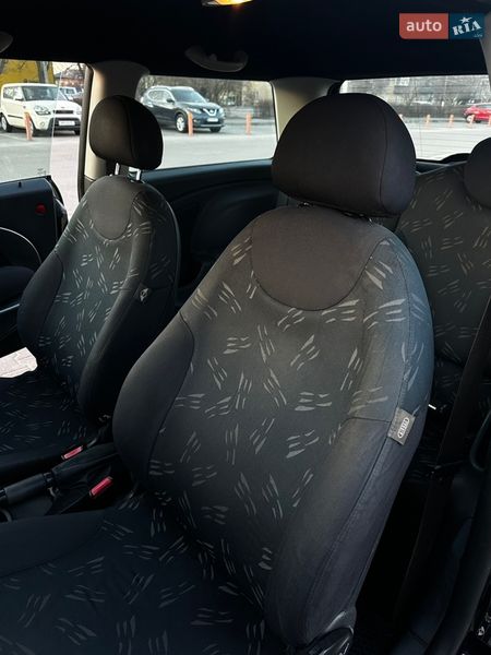 Хетчбек MINI Cooper 2004 в Житомирі