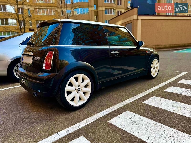 Хэтчбек MINI Cooper 2003 в Киеве