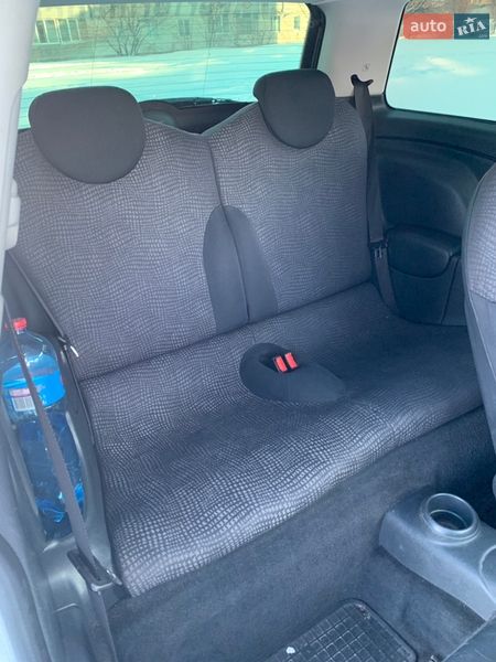 Хетчбек MINI Cooper 2003 в Богуславі