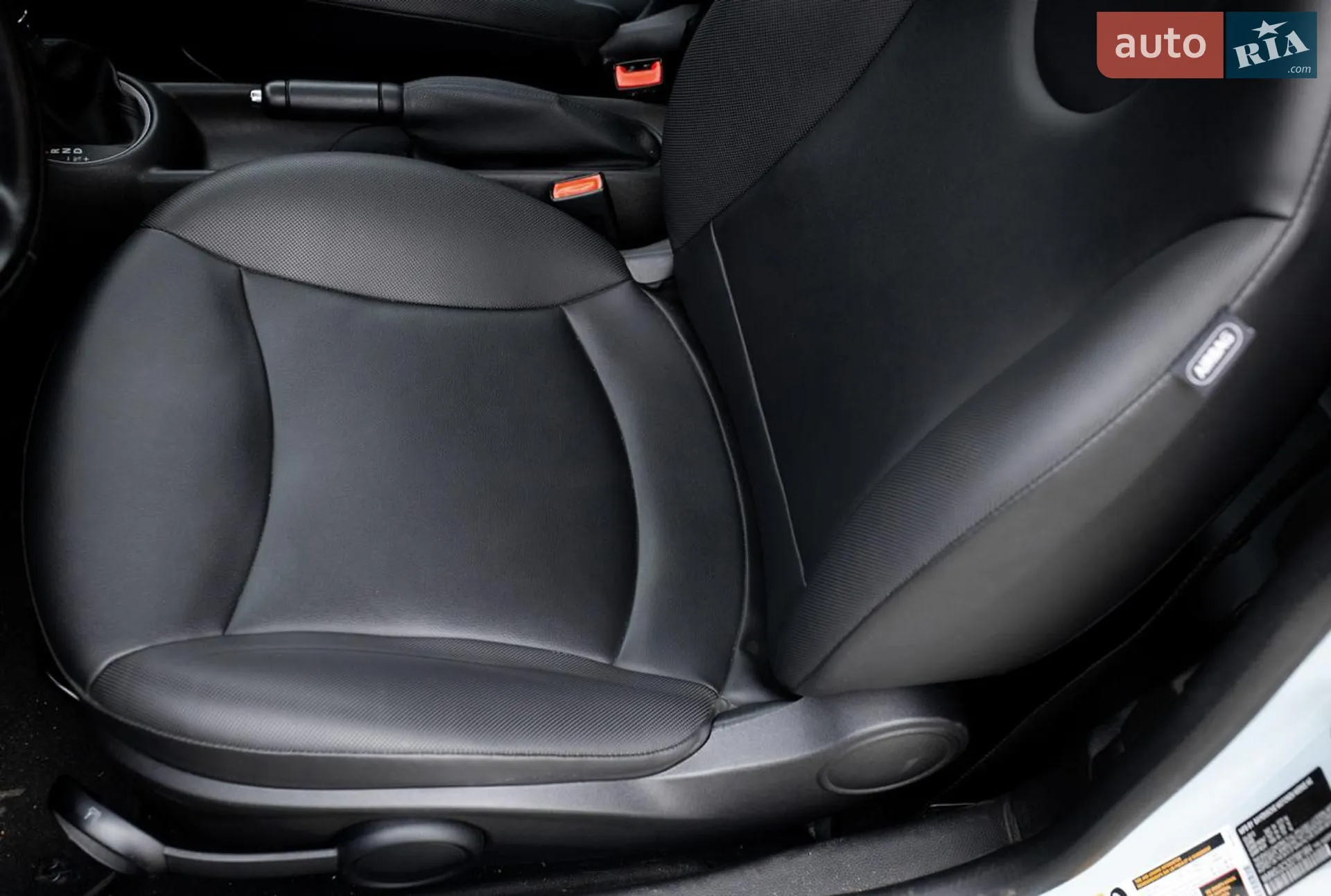 2013 MINI Cooper - мініатюра 4
