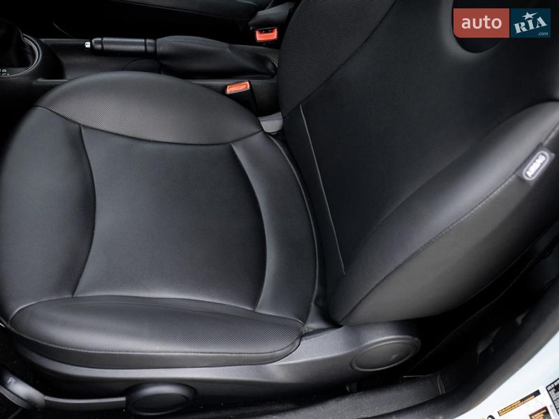 Хэтчбек MINI Cooper 2013 в Киеве