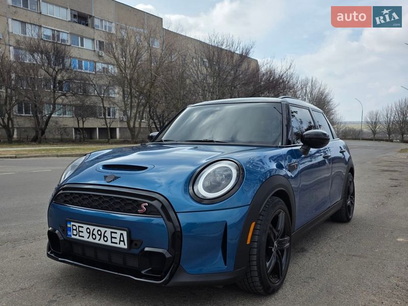 Хетчбек MINI Cooper 2023 в Южноукраїнську