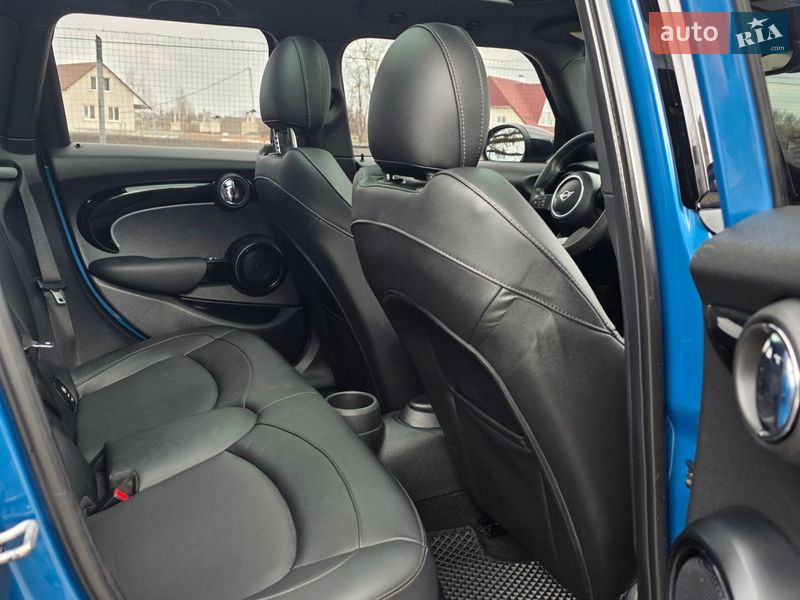 Хетчбек MINI Cooper 2023 в Южноукраїнську