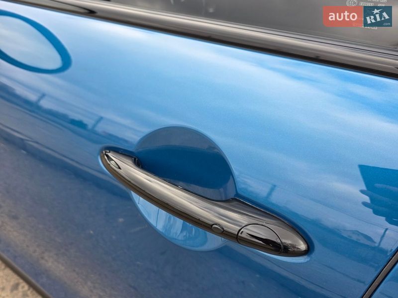 Хетчбек MINI Cooper 2023 в Южноукраїнську