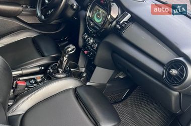 Хэтчбек MINI Cooper 2016 в Броварах