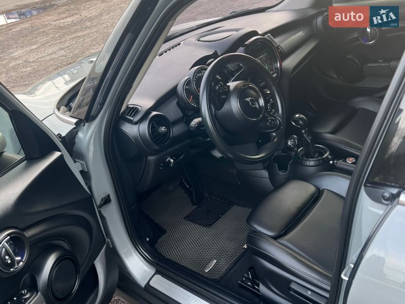 Хэтчбек MINI Cooper 2016 в Броварах