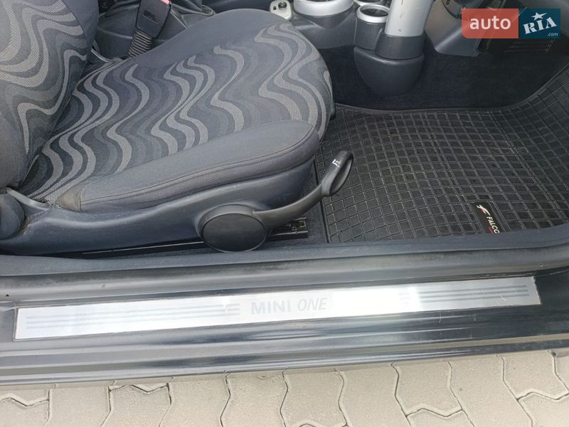 Хэтчбек MINI Cooper 2001 в Ужгороде фото 37 Хэтчбек MINI Cooper 2001 в Ужгороде