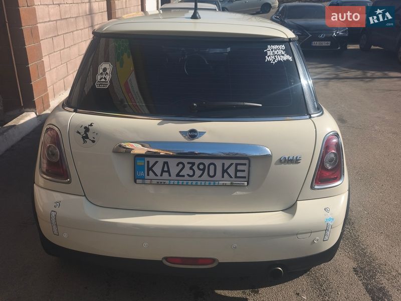 Хетчбек MINI Cooper 2010 в Києві фото 3 Хетчбек MINI Cooper 2010 в Києві