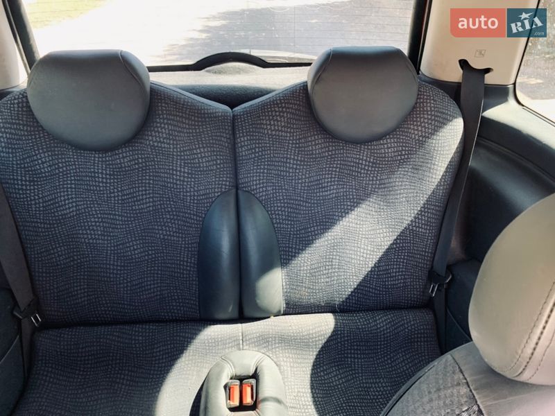 Хэтчбек MINI Cooper 2003 в Киеве