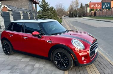 Хэтчбек MINI Cooper 2016 в Софиевской Борщаговке