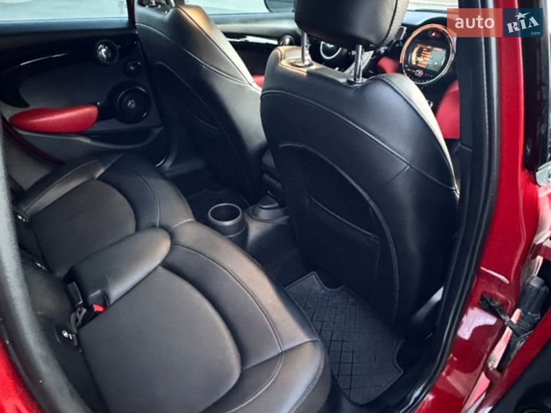 Хэтчбек MINI Cooper 2016 в Софиевской Борщаговке