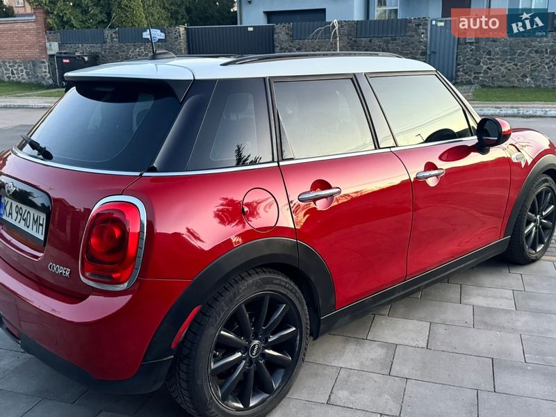 Хэтчбек MINI Cooper 2016 в Софиевской Борщаговке