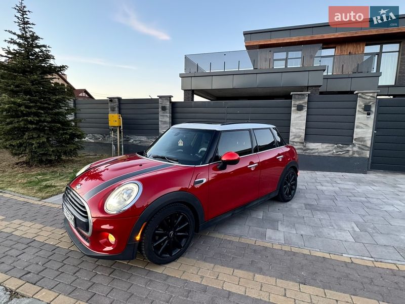 Хэтчбек MINI Cooper 2016 в Софиевской Борщаговке
