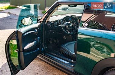 Хэтчбек MINI Cooper 2015 в Черновцах