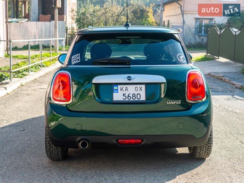 Хэтчбек MINI Cooper 2015 в Черновцах