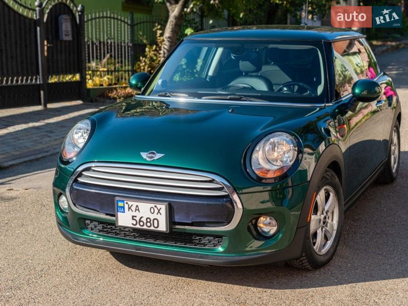 Хэтчбек MINI Cooper 2015 в Черновцах