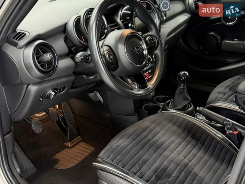 Хэтчбек MINI Cooper 2019 в Кременчуге