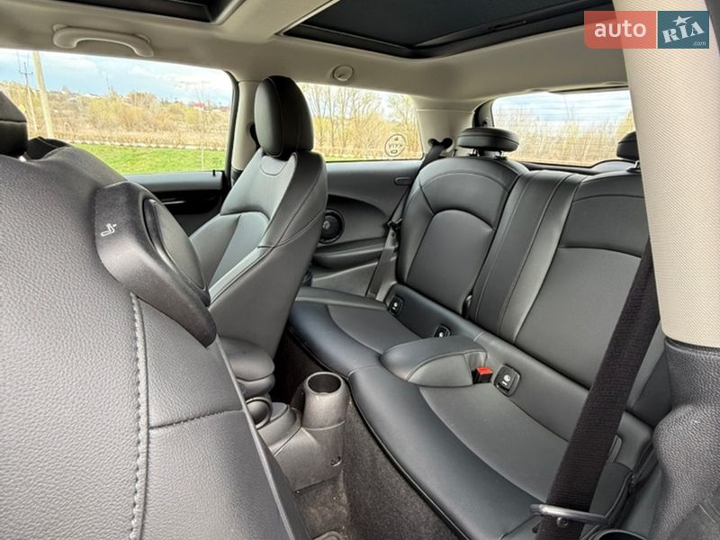 Хэтчбек MINI Cooper 2018 в Буче фото 7 Хэтчбек MINI Cooper 2018 в Буче