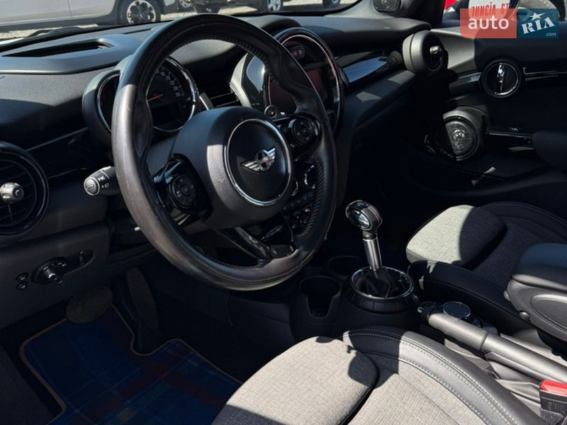 Хетчбек MINI Cooper 2017 в Черкасах