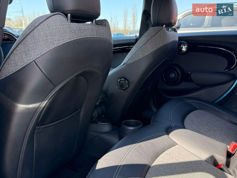 Хетчбек MINI Cooper 2017 в Черкасах