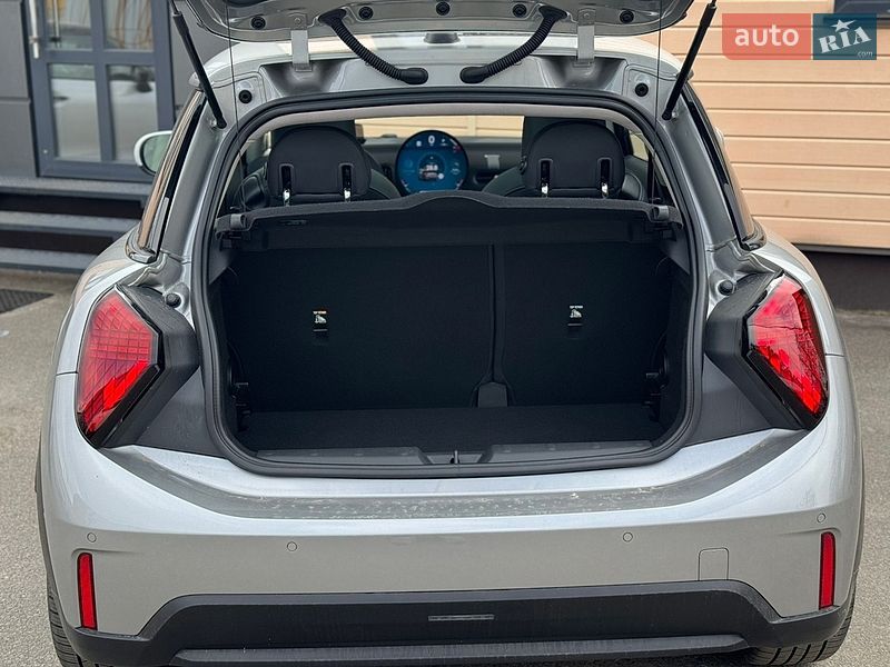 Хэтчбек MINI Cooper 2024 в Киеве фото 14 Хэтчбек MINI Cooper 2024 в Киеве
