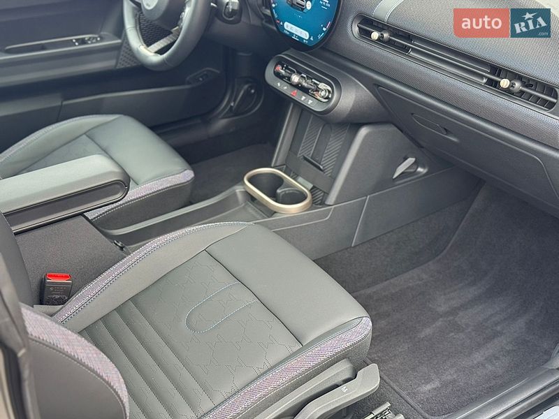 Хэтчбек MINI Cooper 2024 в Киеве фото 15 Хэтчбек MINI Cooper 2024 в Киеве
