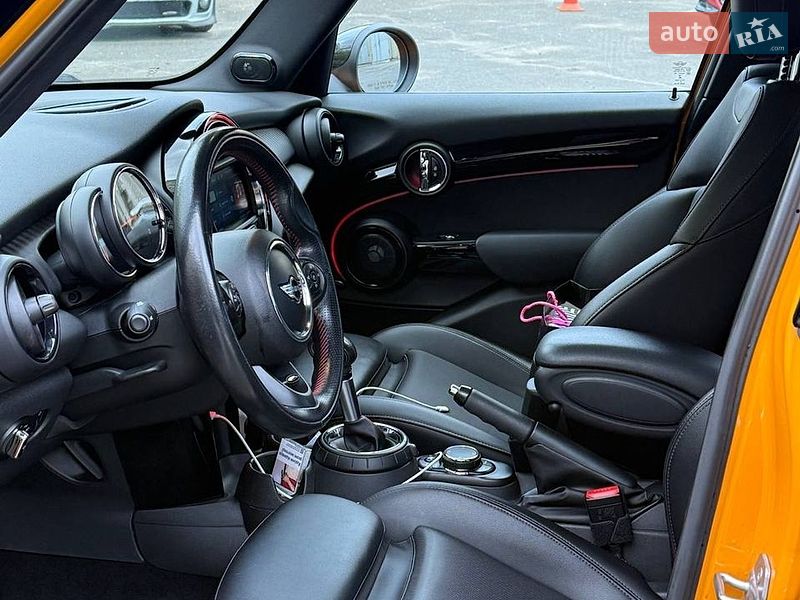 Хэтчбек MINI Cooper 2015 в Киеве фото 3 Хэтчбек MINI Cooper 2015 в Киеве
