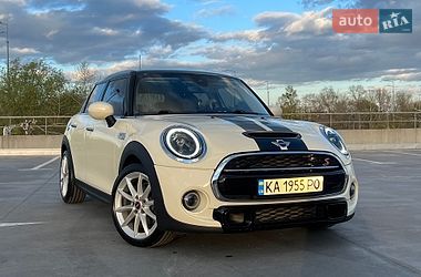 Хэтчбек MINI Cooper 2019 в Киеве