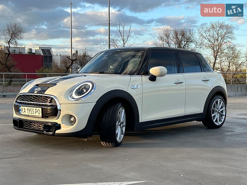 Хэтчбек MINI Cooper 2019 в Киеве
