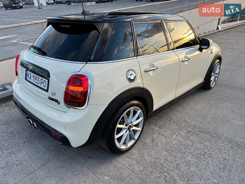 Хэтчбек MINI Cooper 2019 в Киеве