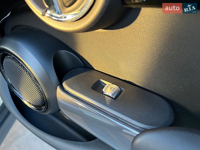 Хэтчбек MINI Cooper 2019 в Киеве