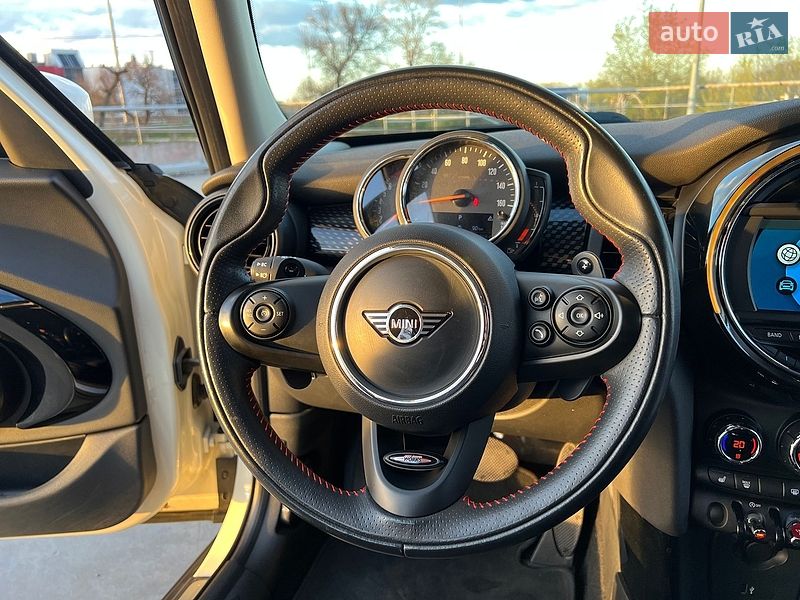 Хэтчбек MINI Cooper 2019 в Киеве