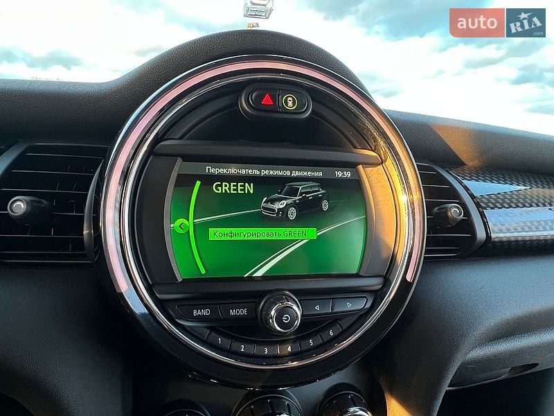 Хэтчбек MINI Cooper 2019 в Киеве