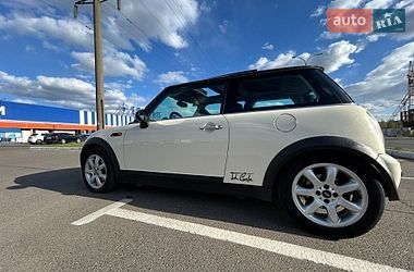 Хэтчбек MINI Cooper 2004 в Луцке