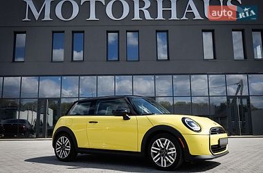 Хэтчбек MINI Cooper 2024 в Черновцах