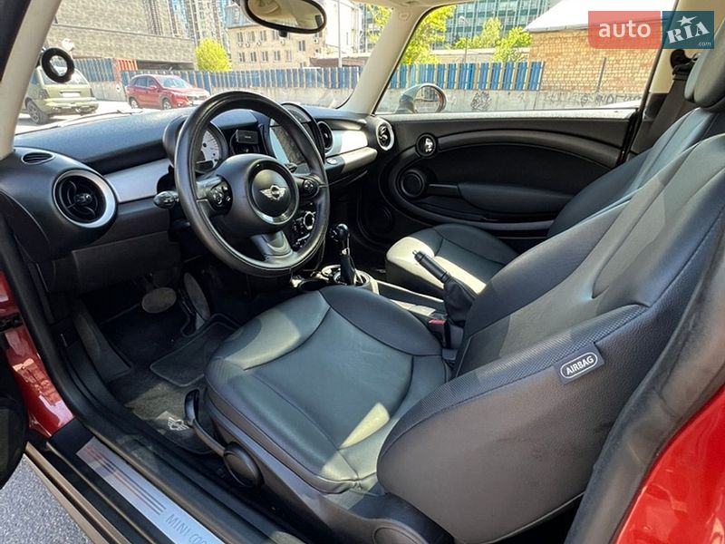 Хэтчбек MINI Cooper 2013 в Киеве