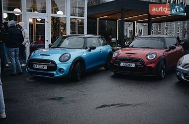 Хэтчбек MINI Cooper 2015 в Виннице
