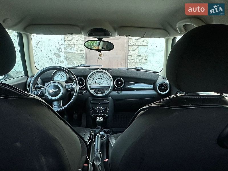 Хэтчбек MINI Cooper 2010 в Белой Церкви
