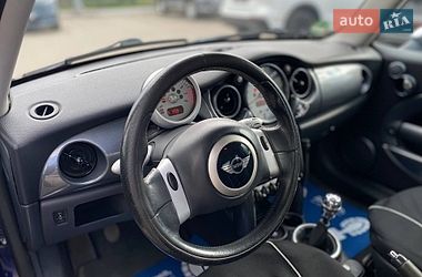 Хетчбек MINI Cooper 2004 в Чернівцях