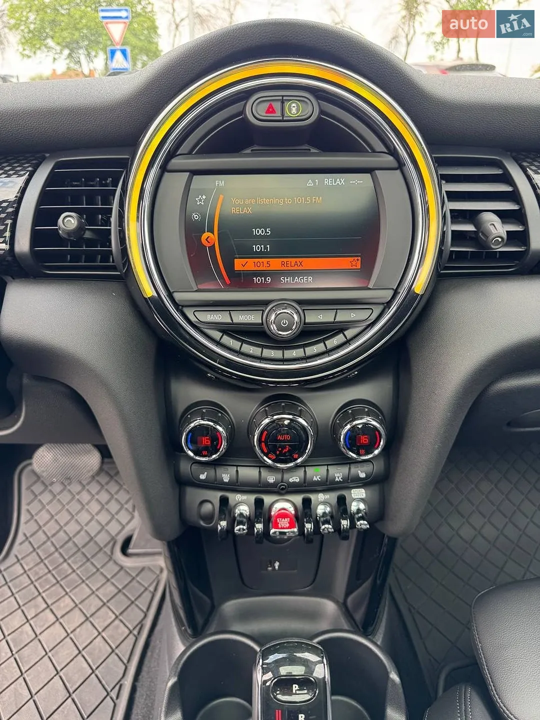 2020 MINI Cooper - мініатюра 9