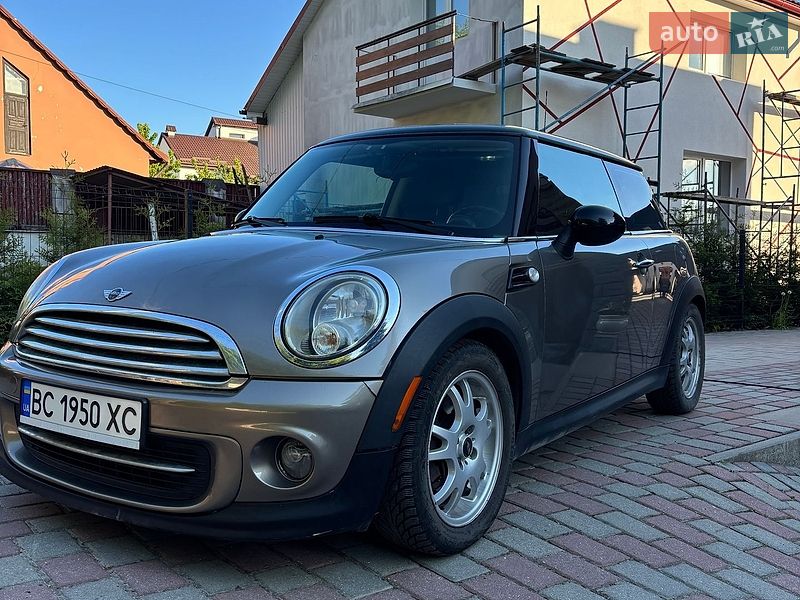 MINI Cooper 2011