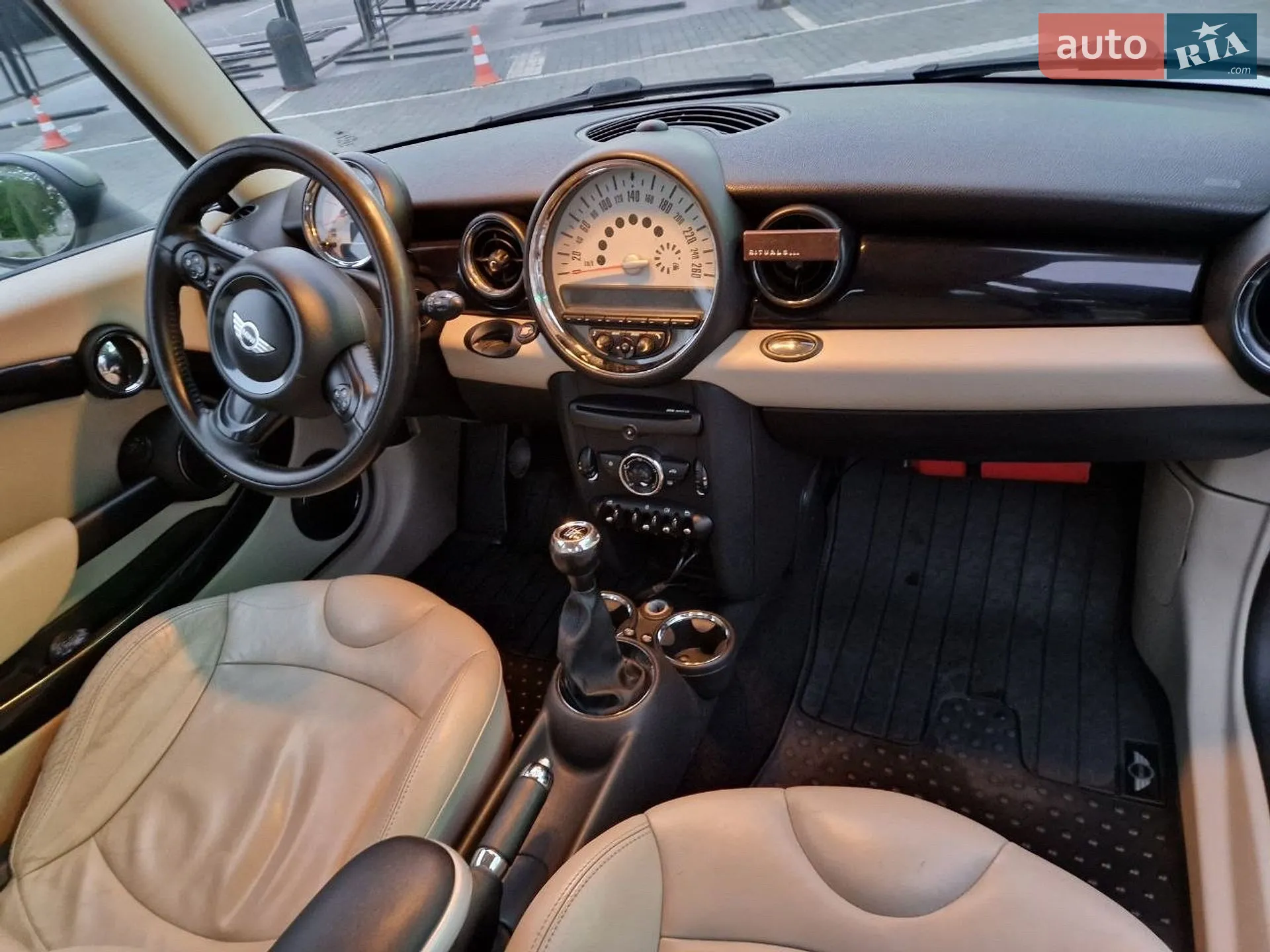 2010 MINI Cooper - мініатюра 8