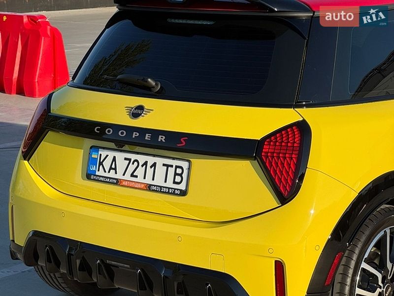 Хетчбек MINI Cooper 2024 в Києві
