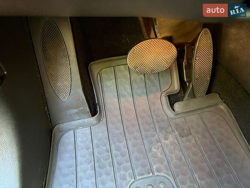 Хетчбек MINI Cooper 2012 в Києві фото 27 Хетчбек MINI Cooper 2012 в Києві